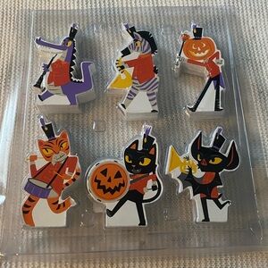 Hyde and eek mini mantle decor